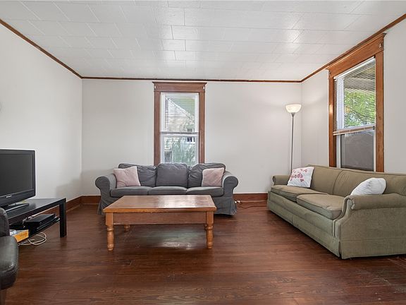 5th image of 11 Linden Ave