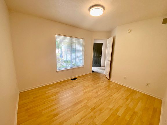 3rd image of 2644 Weatherby Hills Dr SE