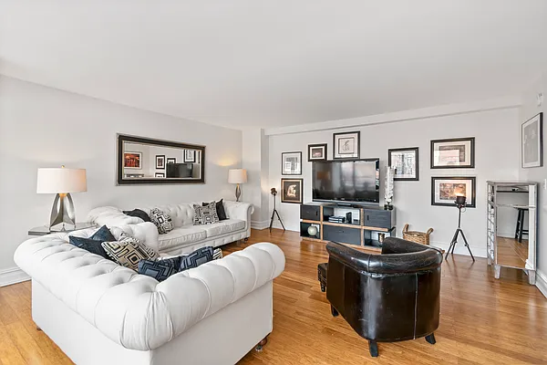 Rented by Douglas Elliman | media 15