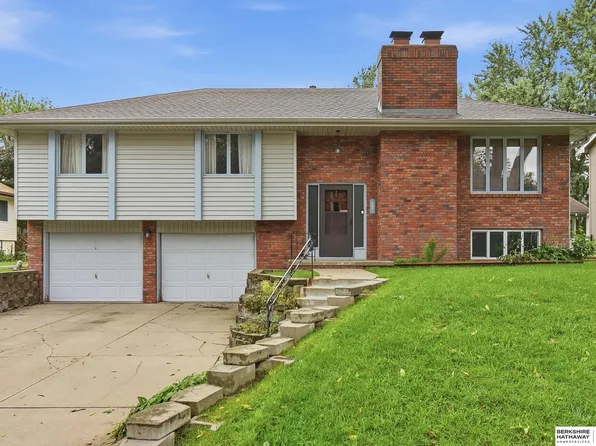 715 S 212th St, Elkhorn, NE 68022