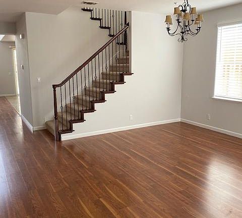 2nd image of 35963 Bronze St