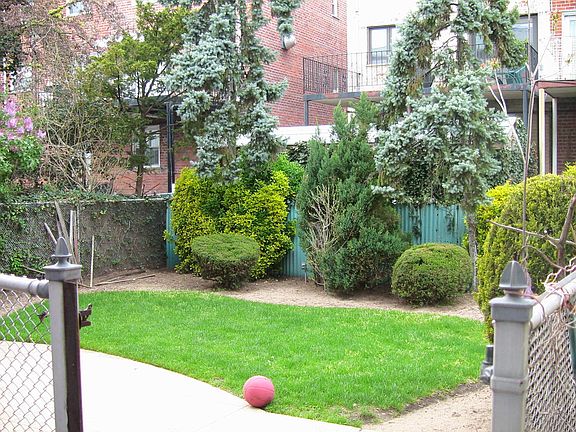 2nd image of 2726 E 63rd St