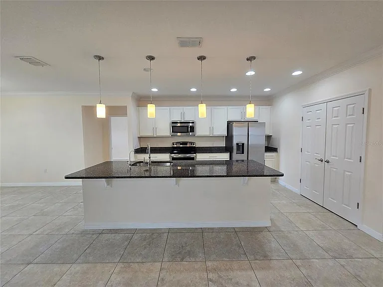 2246 Waukegan Dr — Photo 5