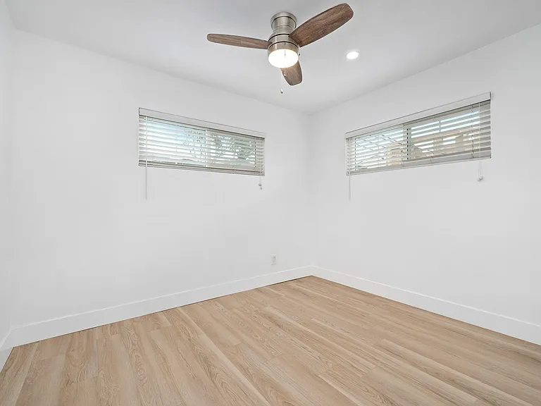 520 Poinsettia Ave — Photo 10