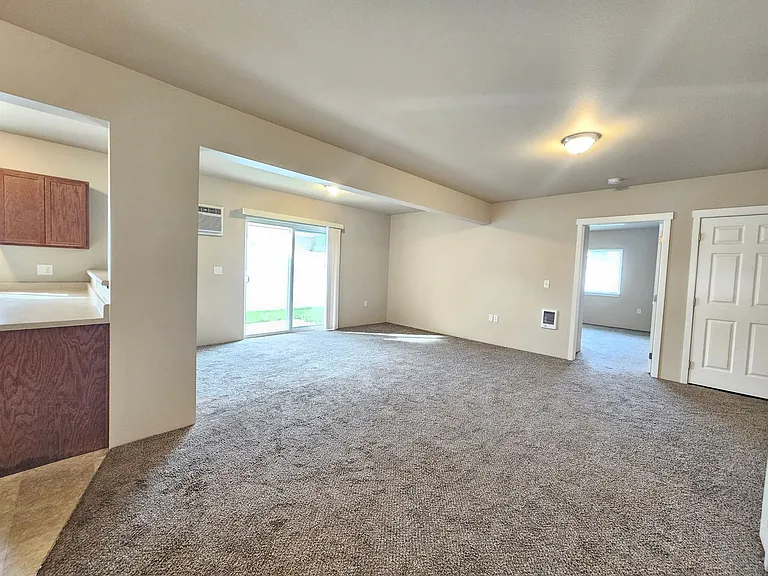 5205-5207 E Upriver Dr — Photo 6