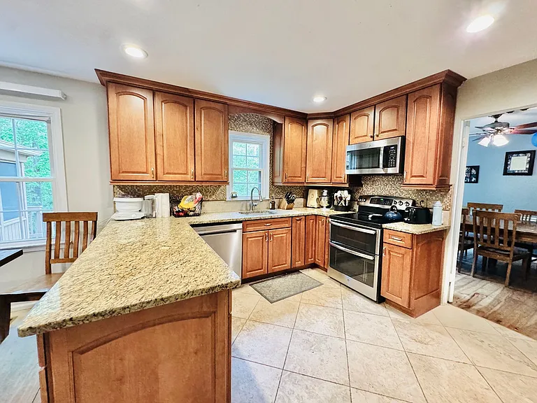12525 Hedges Run Dr — Photo 14
