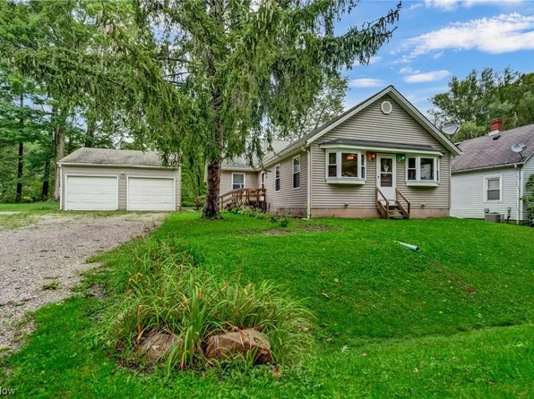 109 Cornelia Dr, Chardon, OH 44024