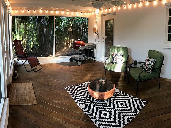 3rd image of 3905 Sabal Palm Dr