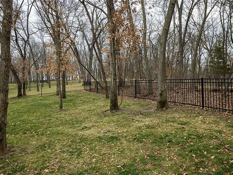 517 Southshore Dr — Photo 36