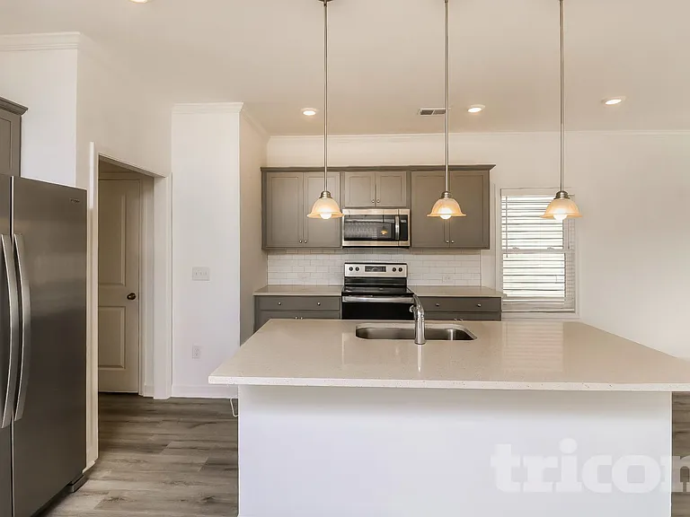 101 E Ridge Way — Photo 5