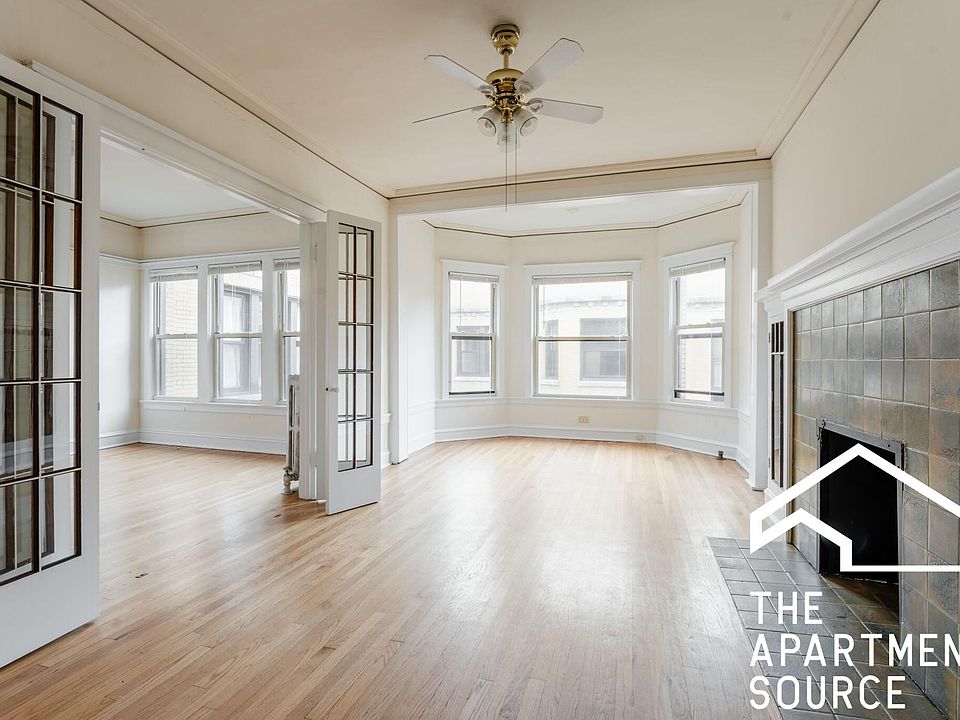 1st image of 2420 N Sawyer Ave #3