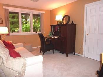 4th image of 9 Larkspur Ct