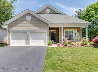 1 Spring Valley Dr, Lakewood, NJ 08701