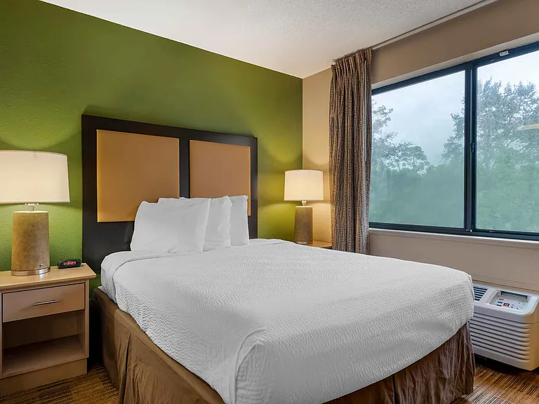 Studio Suite - 1 Queen Bed