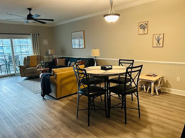 2 bed, 1070 sqft, $1,800 — Photo 3