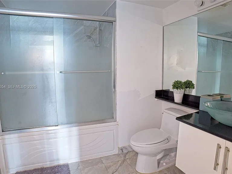 31 SE 5th Ave #1203 — Photo 17