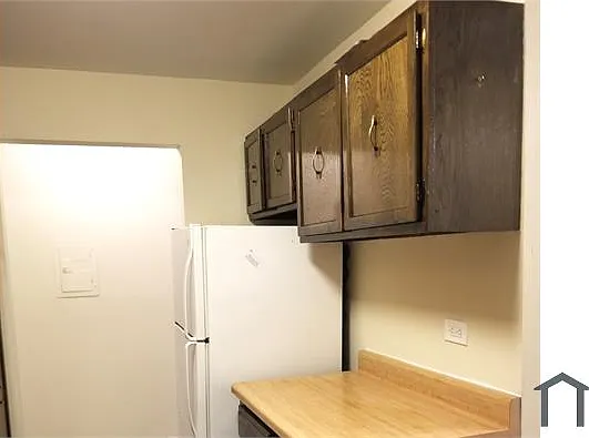 3 bed, 1100 sqft, $2,350 — Photo 4