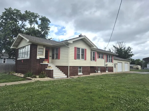 502 Jackson St, Harrisburg, IL 62946