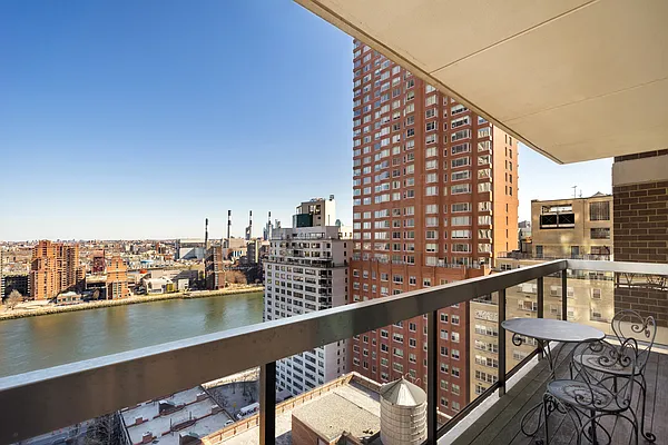 Sold by Modlin Group | media 6