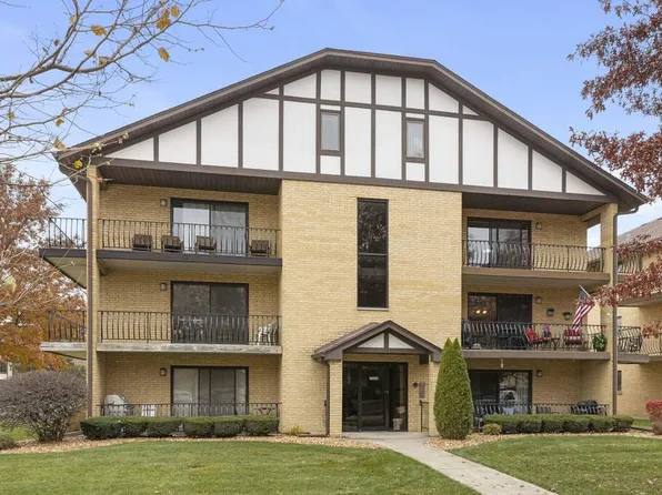 17968 Royal Oak Ct, Tinley Park, IL 60477