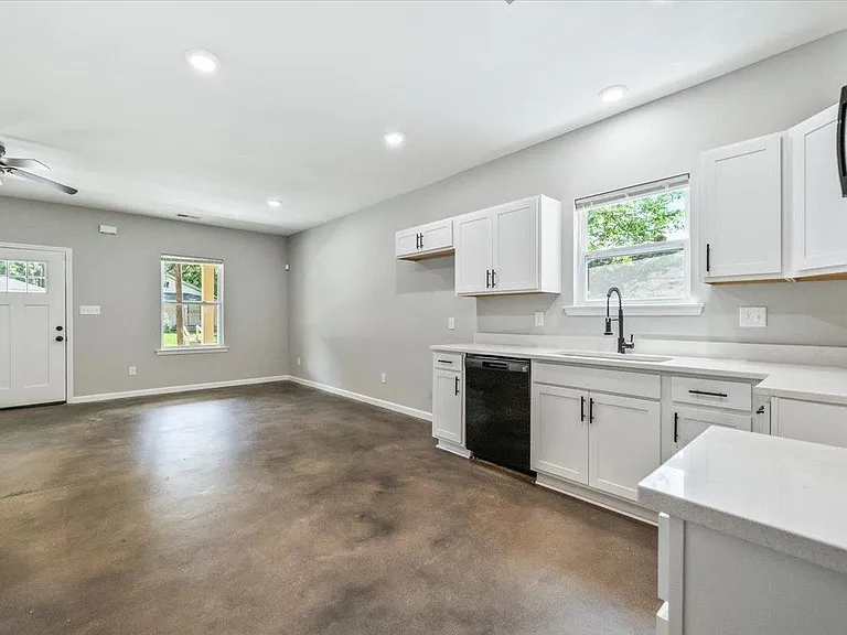 2844 Nathan Ave — Photo 19