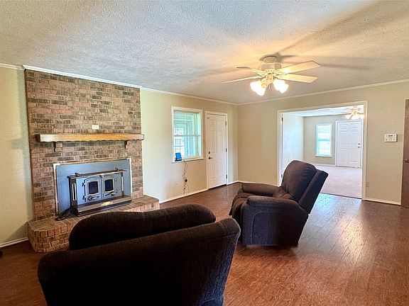 3rd image of 2050 Griffith Rd