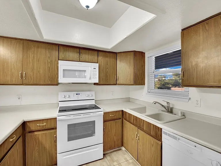 3823 S Maryland Pkwy #B9 — Photo 17