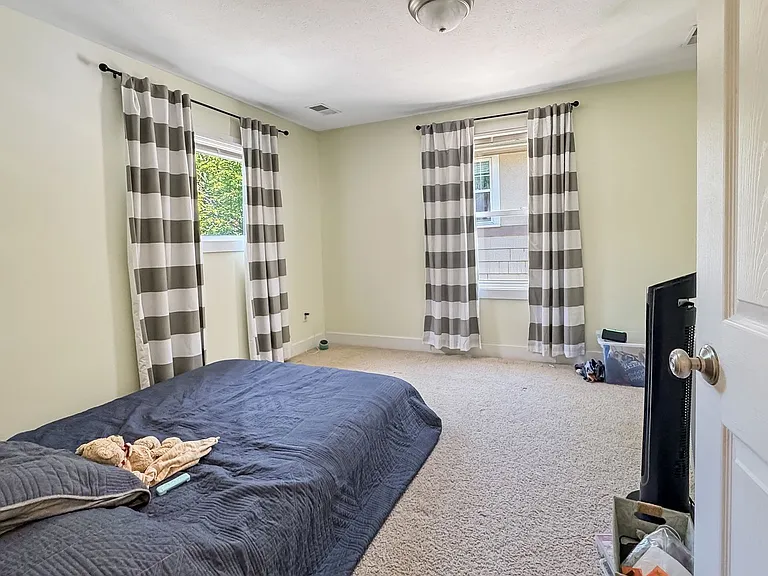 706 Rosewood Ave SE — Photo 8