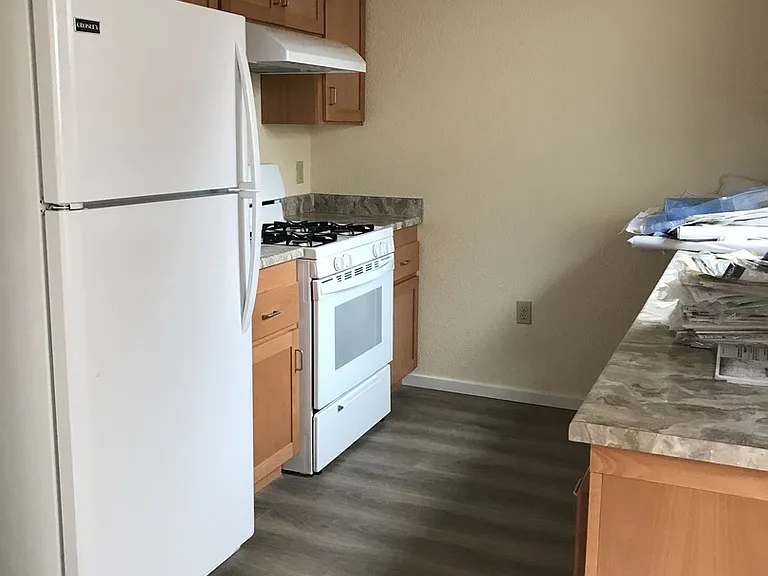 2750 Central Ave — Photo 3