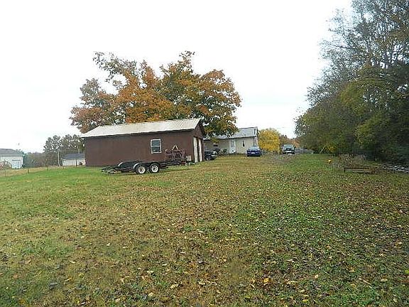 4th image of 8609 Burleson Ln