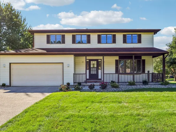 8876 Harris Dr, North Ridgeville, OH 44039