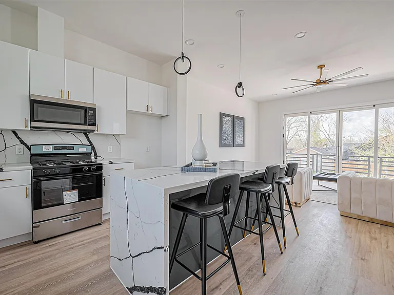 4207 Ward St — Photo 6