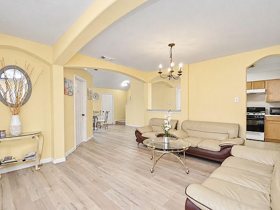 3rd image of 7102 Biton Dr