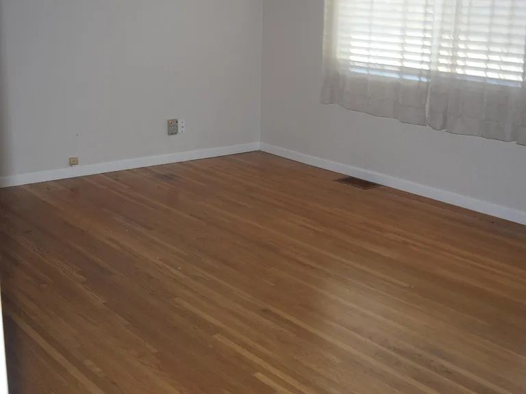 12010 Woodbine Ln SW — Photo 6