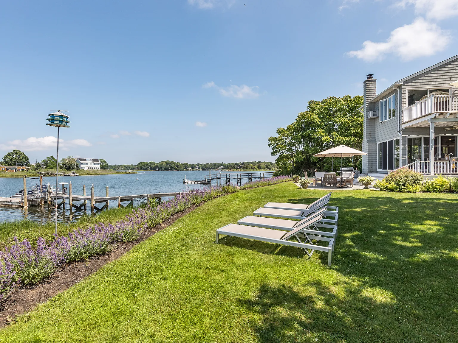 Incredible Private Sag Harbor Waterfront 3 bedroom with dock — Photo 1
