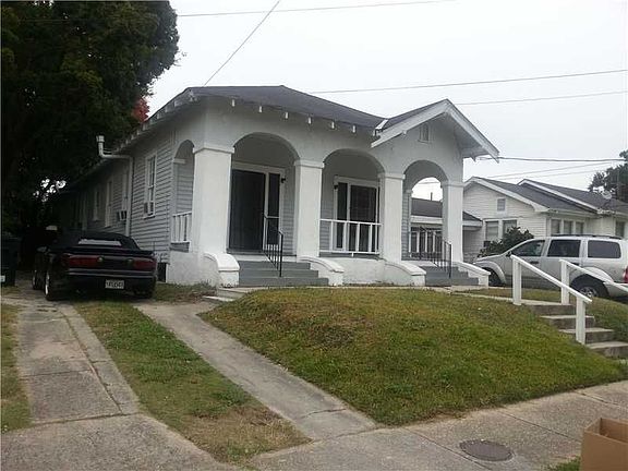 2nd image of 2461 Jasmine St