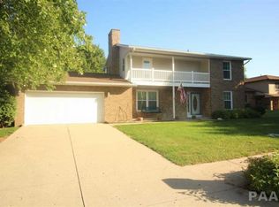 2116 Highwood Ave, Pekin, IL