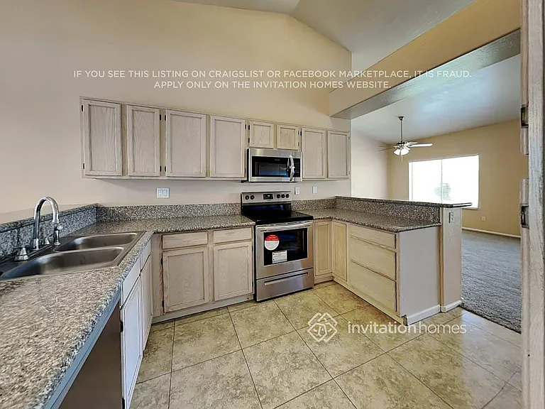 11634 W Clover Way — Photo 8