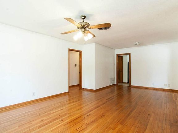 4th image of 4137 Sarong Dr