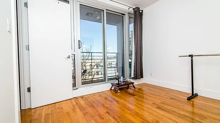 Rented by Nooklyn NYC LLC | media 13