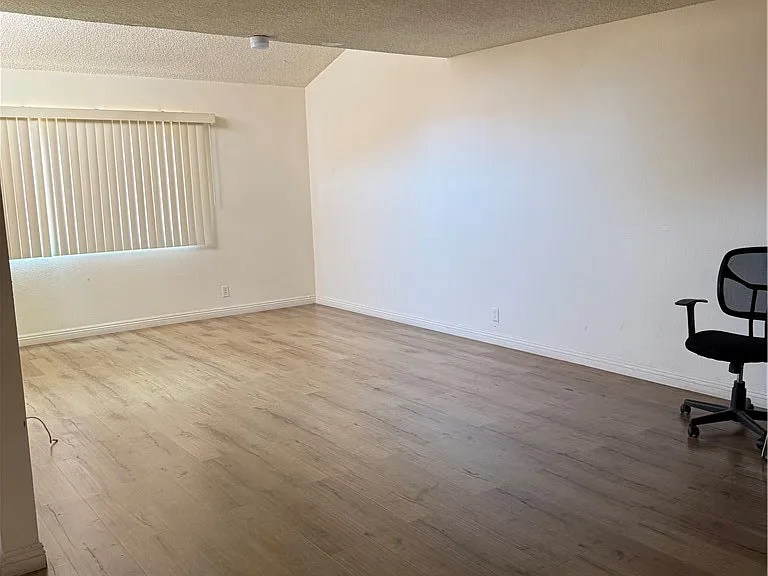 721 S Del Mar Ave #J — Photo 2