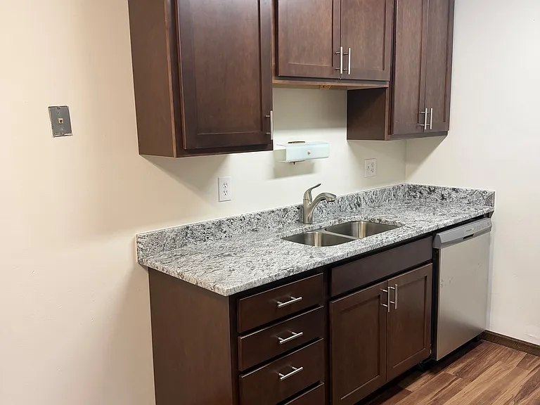Lake Cove Village Apartments — Photo 63