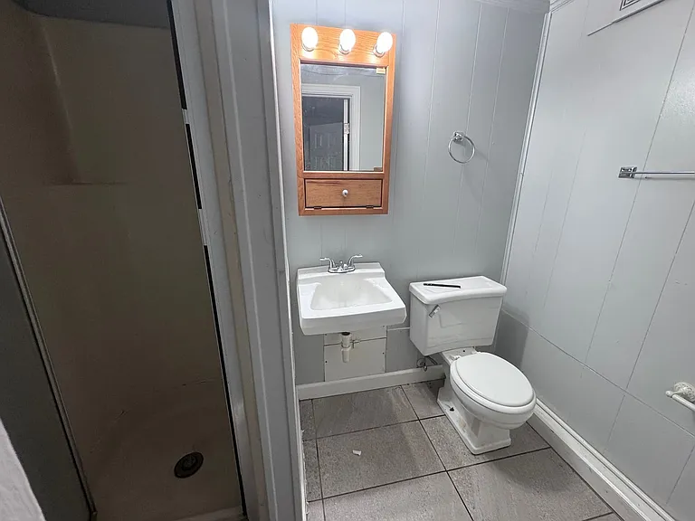 904 Coldwater Rd #2 — Photo 6