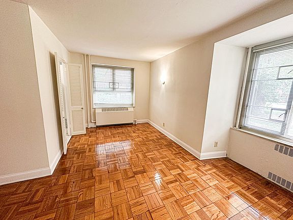 4th image of 193-15 73rd Ave