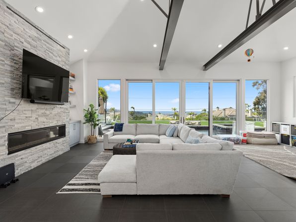 3325 Caminito Daniella