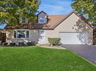 33W208 Bonnie St, St Charles, IL 60174