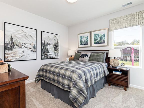 4th image of 3178 Croftside Cmns