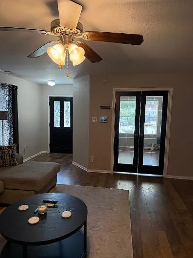6110 Griffith Loop — Photo 6