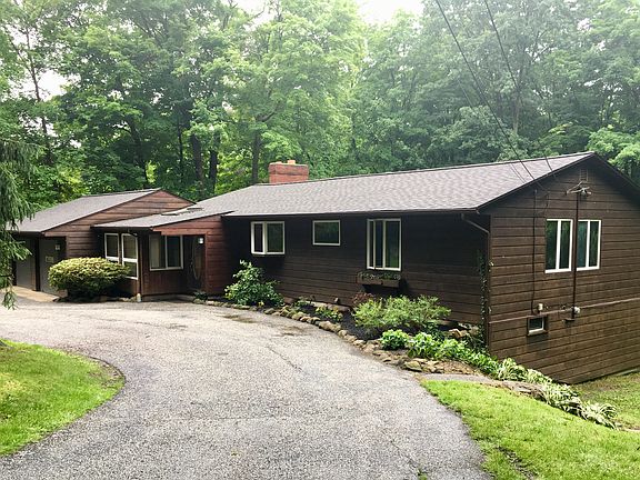 Horseshoe drive,set off road