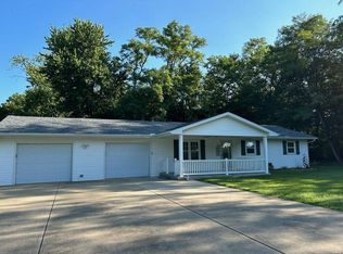 26776 Sunderland Rd, Jerseyville, IL 62052